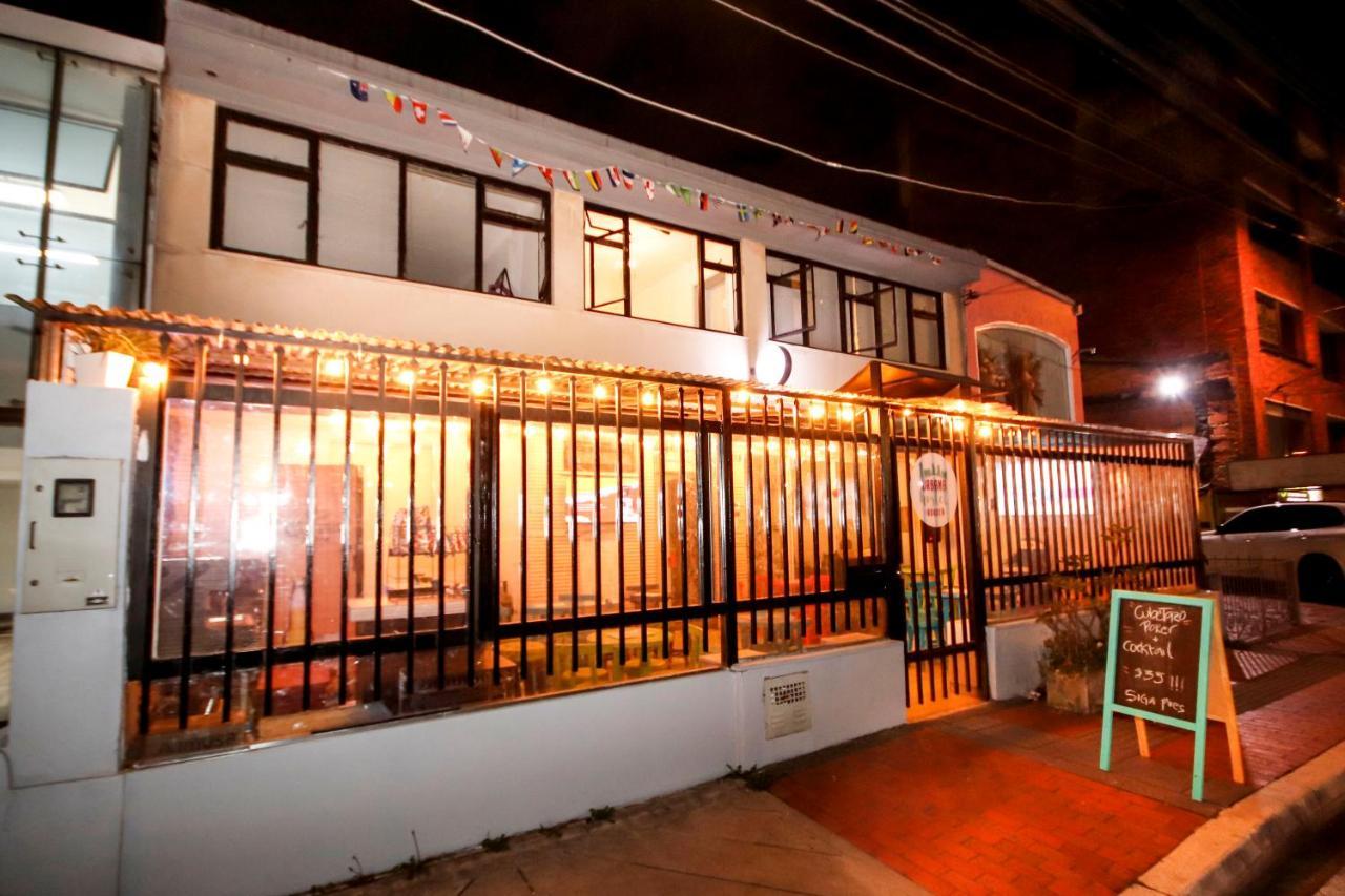 Urbana Hostel ボゴタ エクステリア 写真