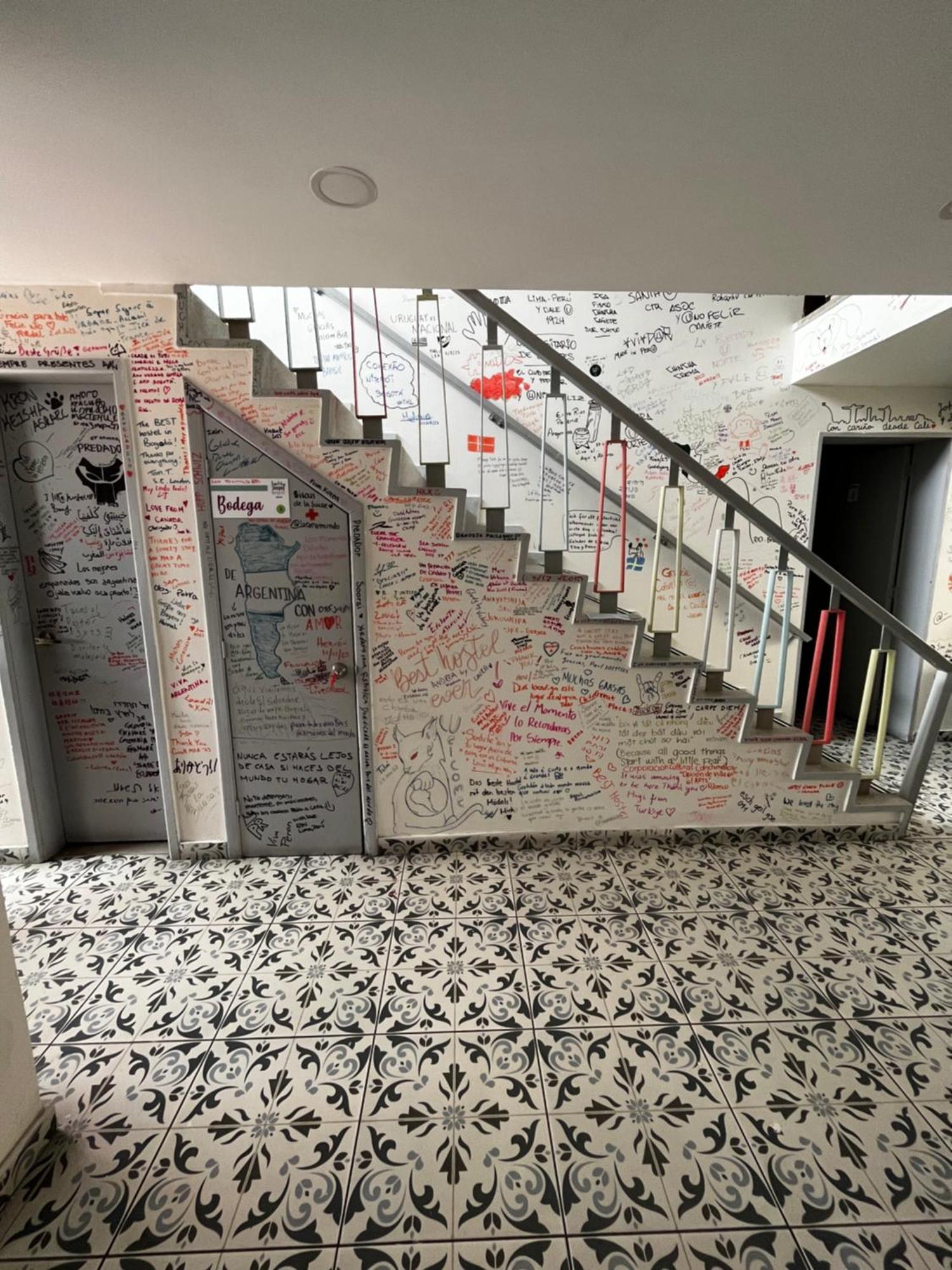 Urbana Hostel ボゴタ エクステリア 写真