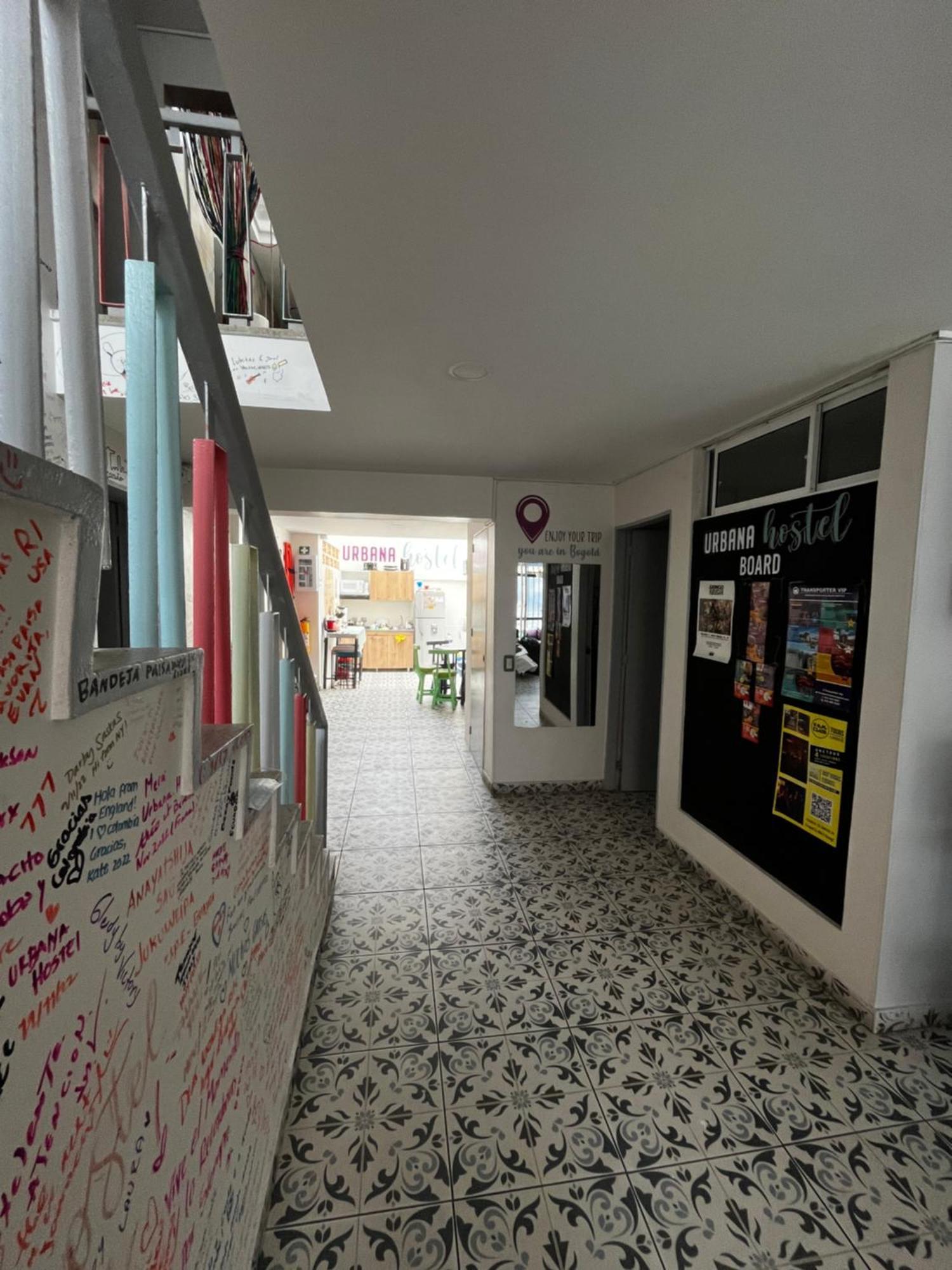 Urbana Hostel ボゴタ エクステリア 写真