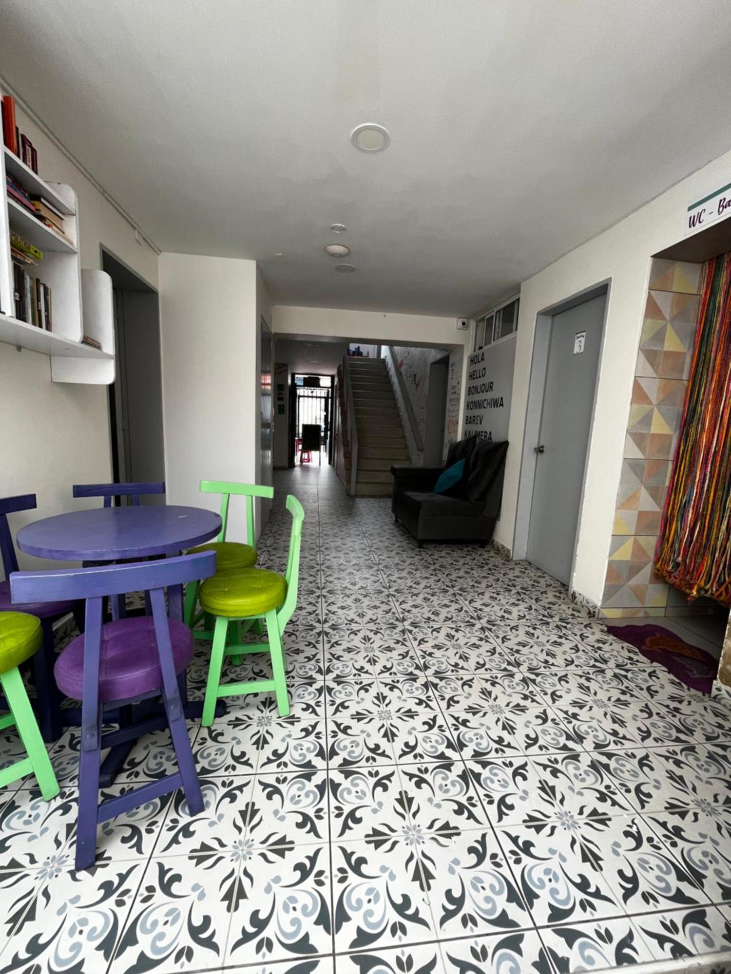 Urbana Hostel ボゴタ エクステリア 写真