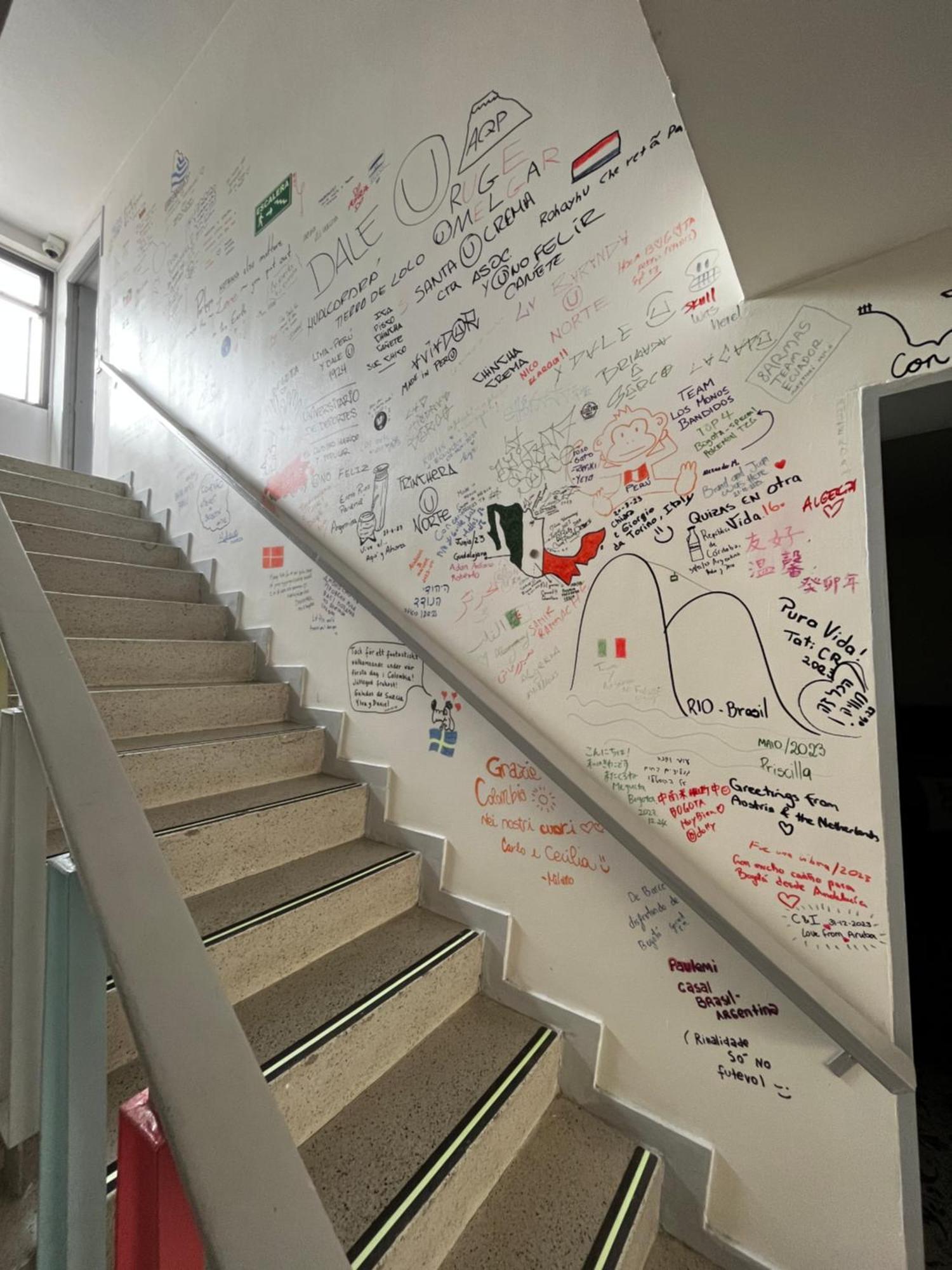 Urbana Hostel ボゴタ エクステリア 写真