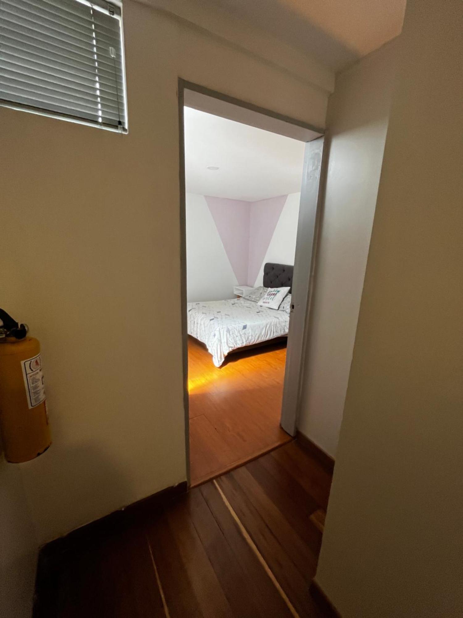 Urbana Hostel ボゴタ エクステリア 写真