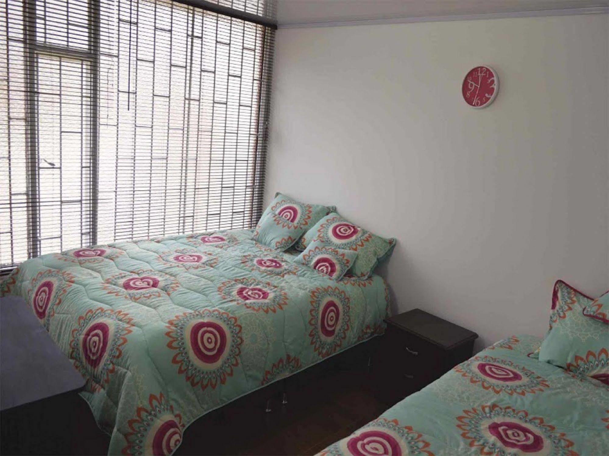 Urbana Hostel ボゴタ エクステリア 写真